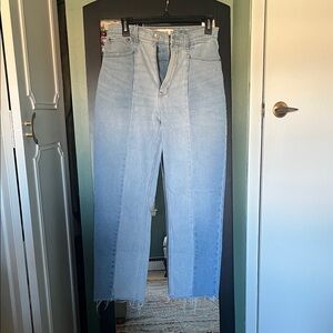 Two toned Frayed Hem Straight Ankle Jeans